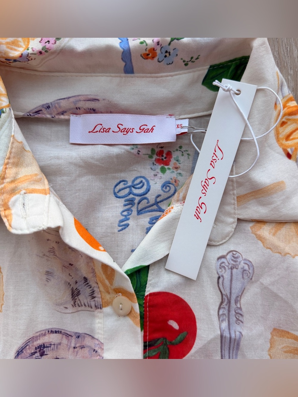 NWT Lisa Says Gah! Tessa button down shirt in Bueno Appetito print - Picture 3 of 3